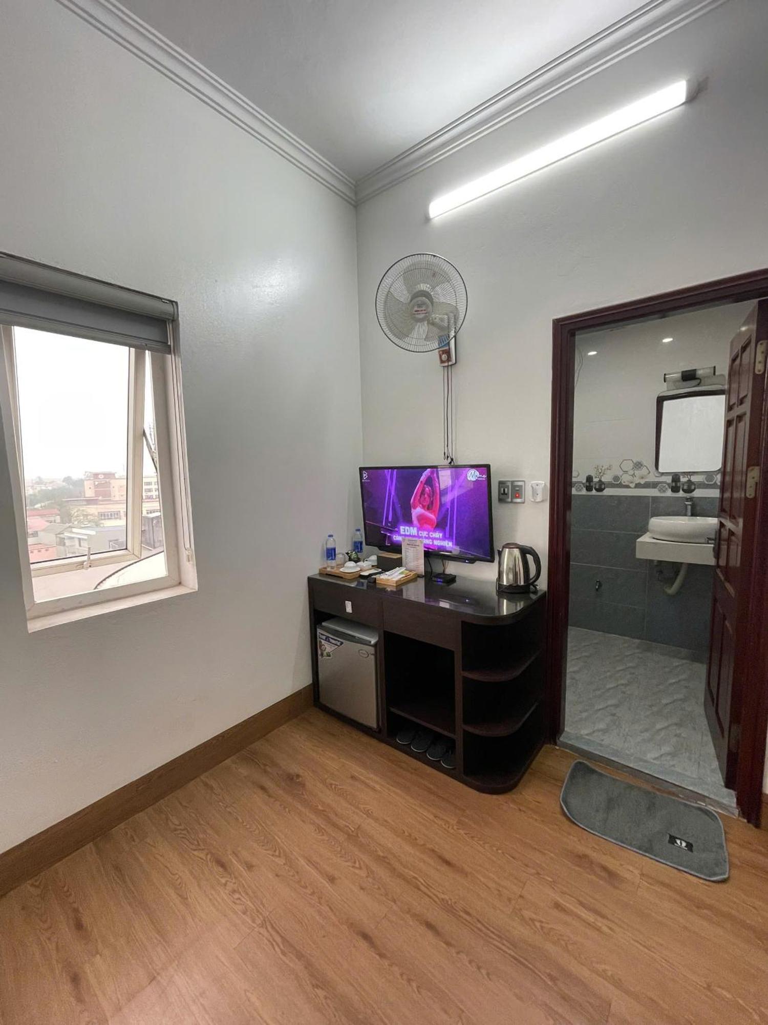 Hoang Gia Hotel Dong Anh Eksteriør billede